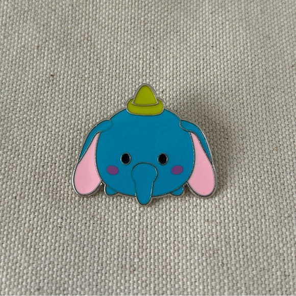 Dumbo Tsum Tsum Disney Trading Pin (2015) - Picture 1 of 2